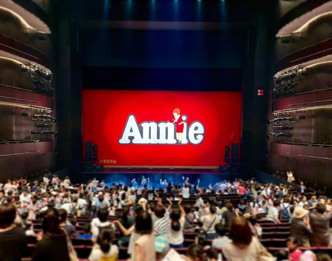 広崎うらんさんのインスタグラム写真 - (広崎うらんInstagram)「『アニー2019』夏のツアー in 松本❗️今回のメンバーと初めて御飯行けました😆！そして信州の野菜達を堪能し、劇場ではテレビ信州さんからの素晴らしいお差入れで、本当に私幸せでした😍✨キャストもスタッフも美味しいトマトとフルーツでビタミンチャージ出来ました❤️ありがとう❗️松本❣️ #アニー #アニー2019 #まつもと市民芸術館 #松本 #信州」8月10日 19時27分 - uranhirosaki