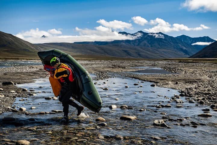トミー・コールドウェルのインスタグラム：「Our last few days in the Arctic Wildlife Refuge were spent packrafting through the 10-02 area, which is the specific area slated to be opened to drilling. On this part of our journey we were almost constantly surrounded by caribou. Our @alpacka_raft packrafts, besides being super fun,  opened my eyes to the possibilities of accessing remote places via boat. 📸 @austin_siadak @patagonia_climb #savethearcticrefuge  The vote on HR1146 has been delayed to September. So there is still time to contact your representative!」