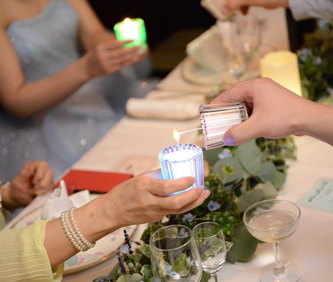 St.AQUA 東京の結婚式場 サンアクアチャペルさんのインスタグラム写真 - (St.AQUA 東京の結婚式場 サンアクアチャペルInstagram)「candle wedding . ご新婦さまのお好きなキャンドルをテーマに。 . お食事会場にもキャンドルライトと装花でコーディネートしました。 . お食事会の中ではゲストみんなで願いを込めてキャンドルリレーを。 . . wedding date 2019.8.8 groom&bride K&T hair&makeup Shoko Nemoto planner Yukiko Watanabe . . #サンアクア #サンアクアチャペル #d_wedding #海の近くのウエディング #2019年夏婚 #2019年秋婚 #2019年冬婚 #挙式とお食事会 #船上パーティー #少人数ウエディング #ファミリーウエディング #ウエディングブーケ #会場コーディネート #家族婚 #家族挙式 #マタニティウエディング #パパママ婚  #ブライダルフェア #ウエディングドレス #ドレス試着 #結婚式場探し #式場探し #式場見学  #プレ花嫁 #2人挙式  #船上ウエディング #結婚式準備 #竹芝 #日本中のプレ花嫁さんと繋がりたい」8月10日 19時42分 - staquatakeshiba