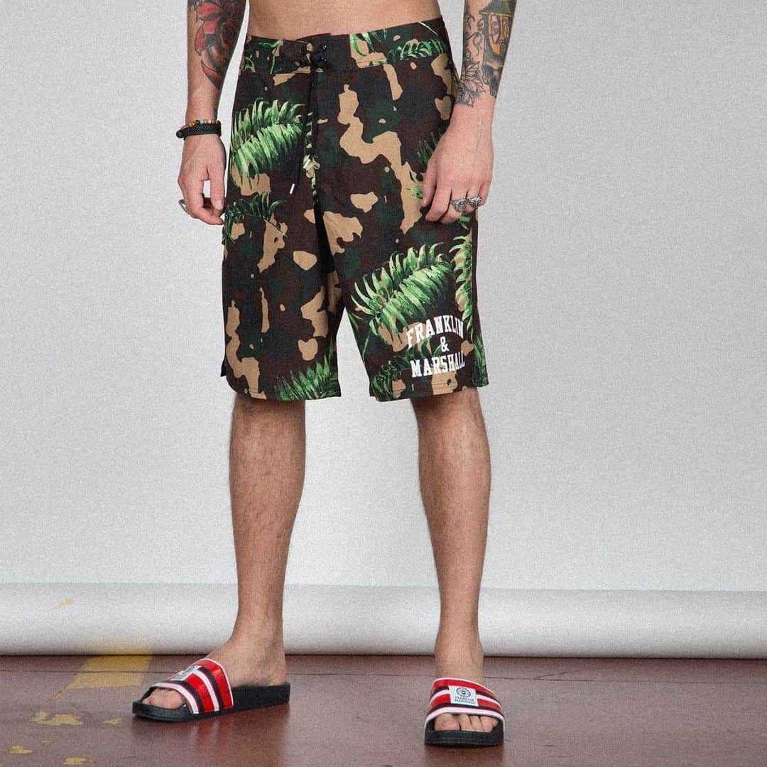 フランクリン&マーシャルのインスタグラム：「FRANKLIN & MARSHALL | SS2019 COLLECTION⁠ .⁠ SUMMER SALES⁠ .⠀⁠ #franklinandmarshall #streetwear #sportswear #summercollection #beachwear #junglecamo」