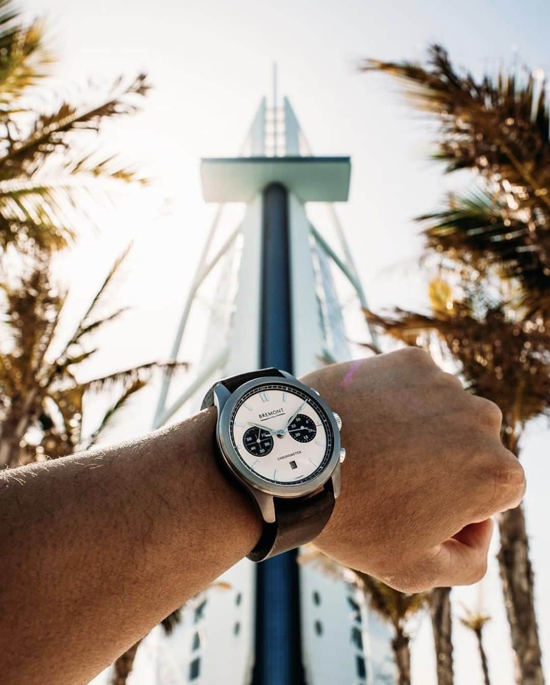 のインスタグラム：「The ALT1-C captured in Dubai at the Burj Al Arab.⁠ Love to travel? Follow the official @bremontwatches_me to stay up to date with #Bremont in The Middle East.⁠ .⁠ .⁠ #Bremontwatchesme #pandadial #wristwatch #womw #Dubai #DubaiWatch #BurjAlArab #Jumeirah」