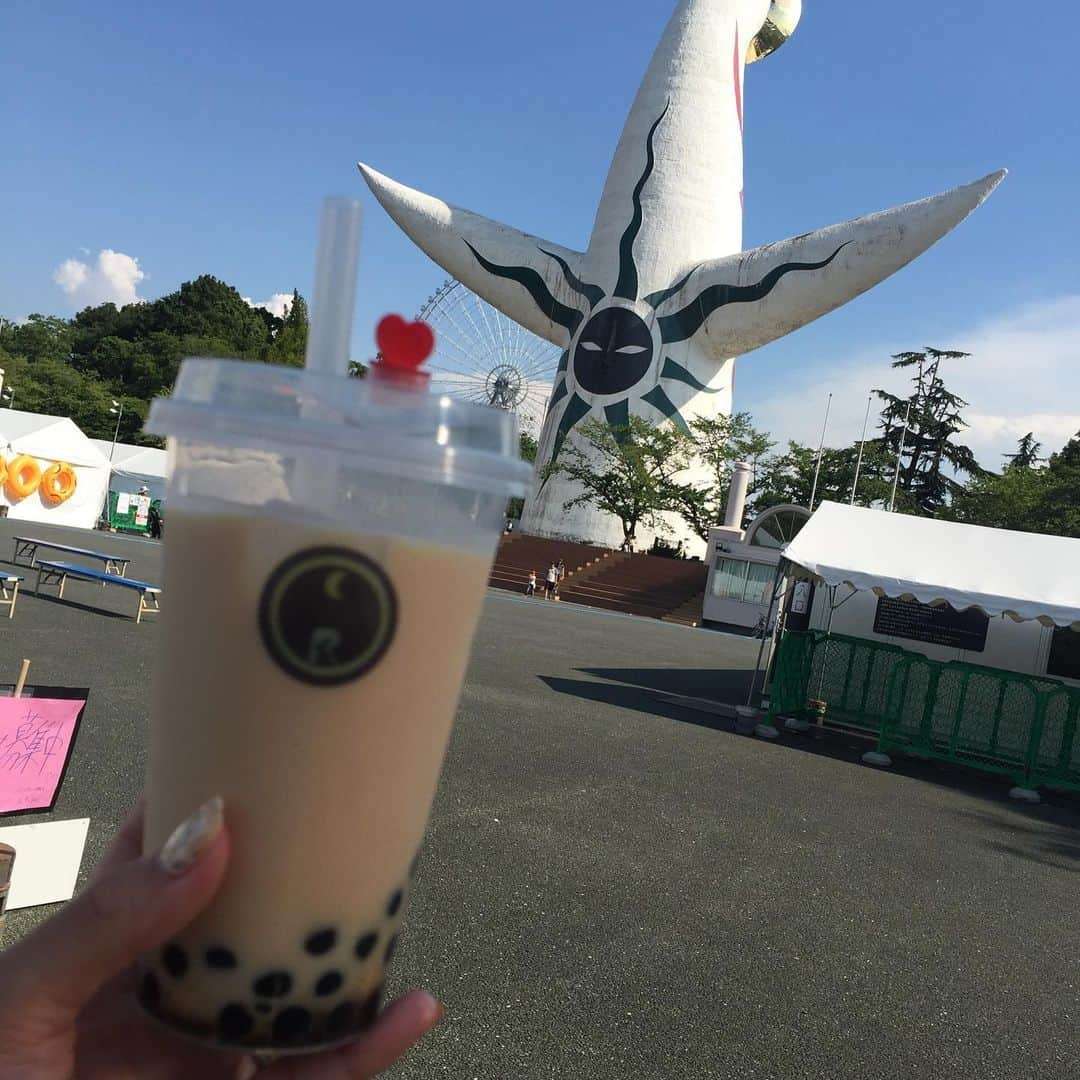 miho.a.nicoさんのインスタグラム写真 - (miho.a.nicoInstagram)「今日は万博記念公園内で開催されている#万博夏あそび @banpaku_natsuasobi_2019 へ行って来ました😆✨ ・ 70mのロングスライダーは圧巻でした❣️ 下から見上げると凄い迫力😳 子供達凄いスピードで滑り降りてきました😆✨ ・ 水鉄砲対決をしたり、スライダーで滑りまくったりと、子供達もめっちゃ楽しそう❣️ 子供用プールは浅いので小さいお子さんでも楽しめますよ🎵 ・ 屋台も充実しているのでお祭り気分を味わえます😆✨ ・ 帰りはみんなで吉本おばけ屋敷へ👻 夜はイルミネーションや花火も出来るので1日楽しめます🎵 ・ ・ ・ #万博記念公園#万博夏あそび#万博夏あそび2019#万博夏遊び2019#大阪#スライダー#えびす堂#えびす堂のベビーカステラ」8月10日 20時10分 - miho.a.nico