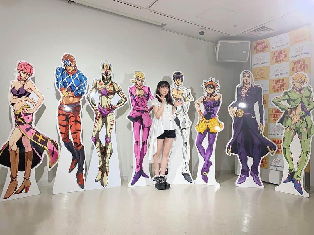高橋花林のインスタグラム：「タワレコ ジョジョ展 #花林ちゃん #セカンドショット」