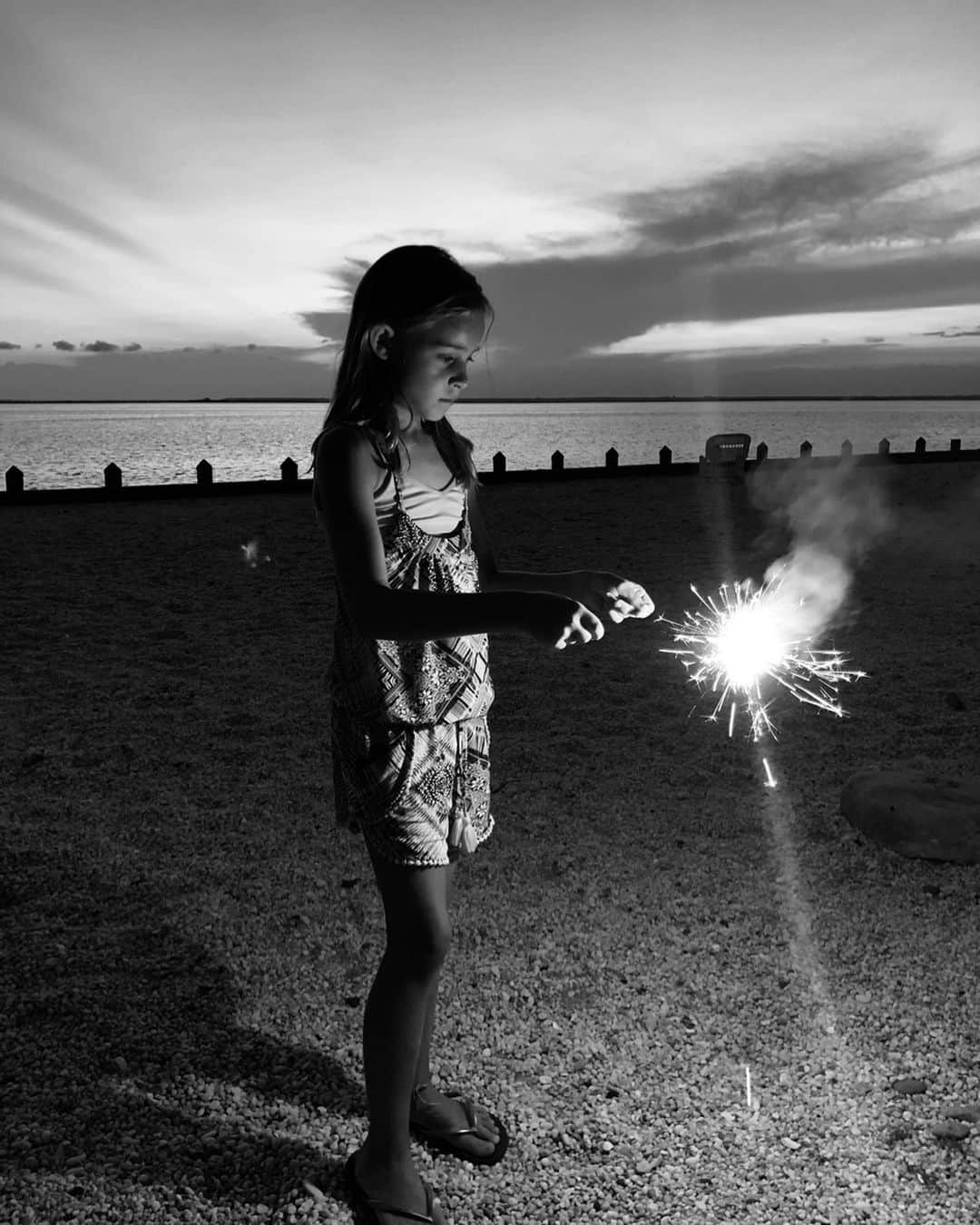 ジョン・ブラザートンさんのインスタグラム写真 - (ジョン・ブラザートンInstagram)「#endlesssummer 🤙 . . . .  My #beachsquad 🖤🖤🖤 . . . . . . Thank you #LBI for another sandy bucket of memories 🏖 #2019 . . . And a special thank you for  @invictus54 We love you! . . . . . Until next year 🙏👆」8月6日 23時20分 - johnbrotherton