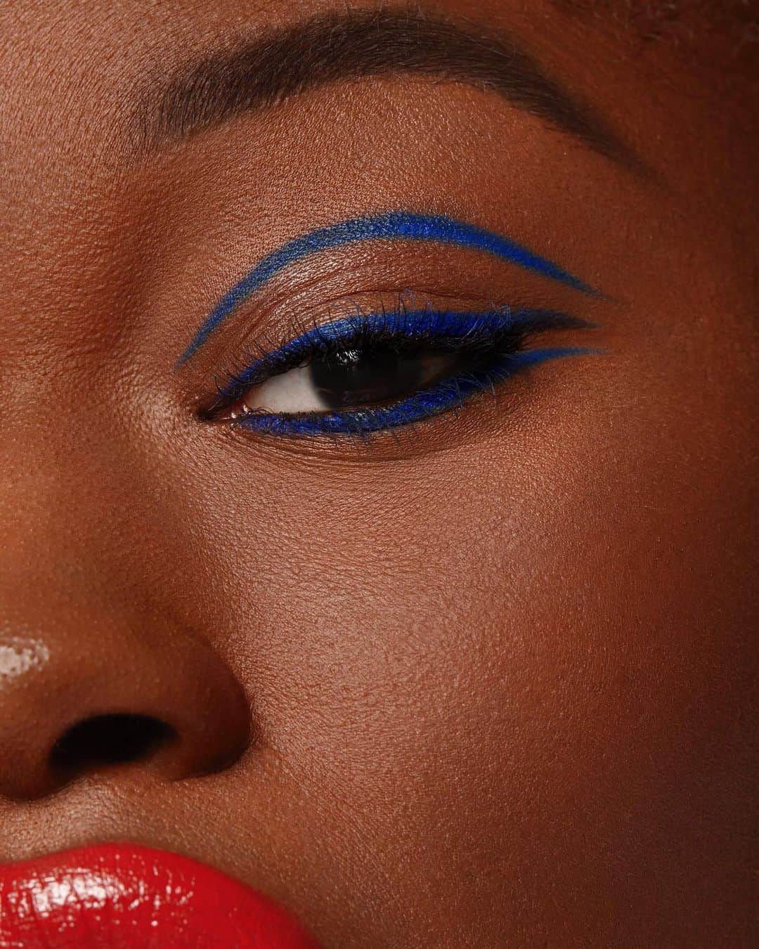 NARSさんのインスタグラム写真 - (NARSInstagram)「#NARSissists see things differently. Featuring High-Pigment Longwear Eyeliner in Ocean Drive.」8月6日 23時19分 - narsissist