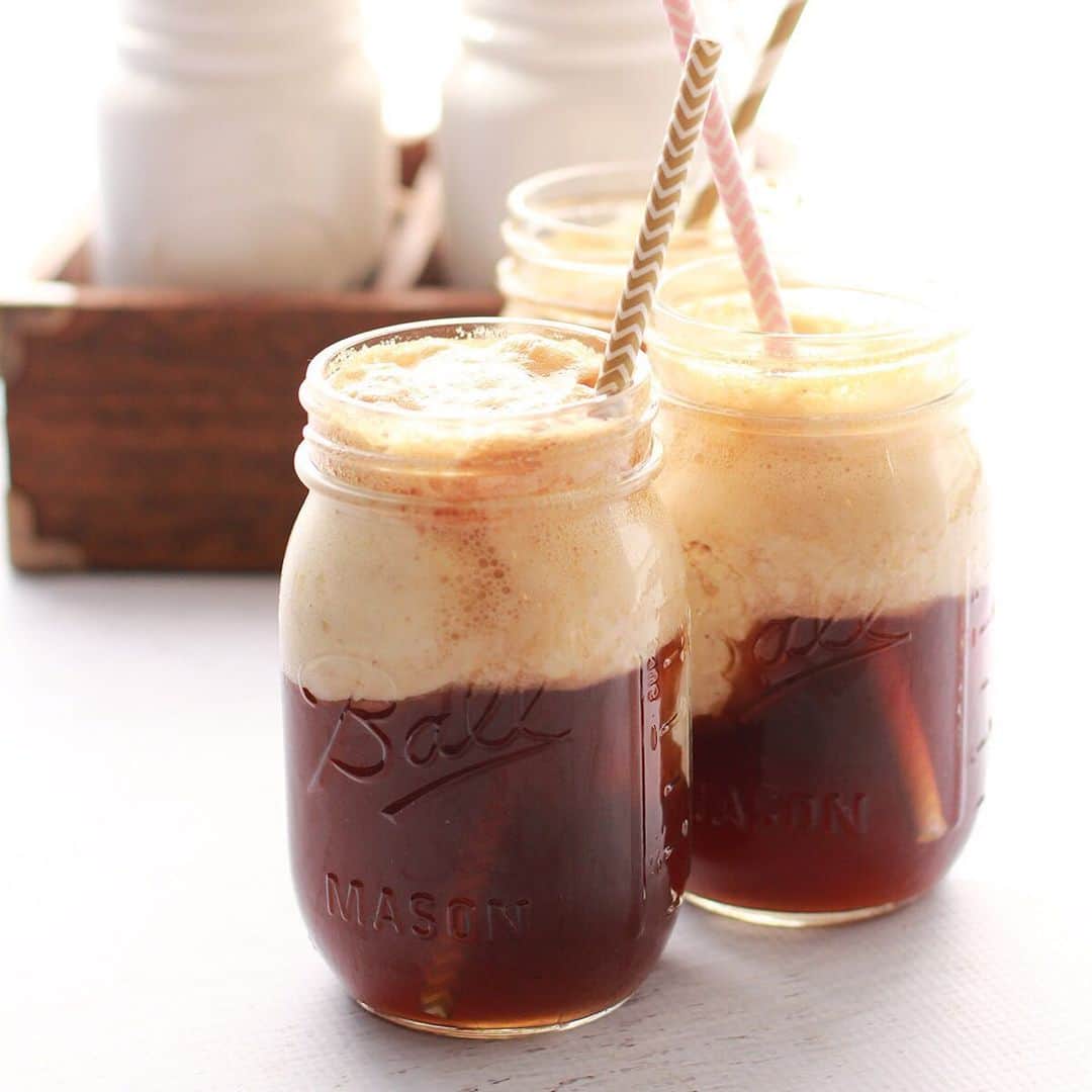 Yonanasさんのインスタグラム写真 - (YonanasInstagram)「Cheers to dairy-free Root Beer Floats! Click the link in our profile for the perfect Yonanas recipe to celebrate #nationalrootbeerfloatday」8月6日 23時24分 - yonanas