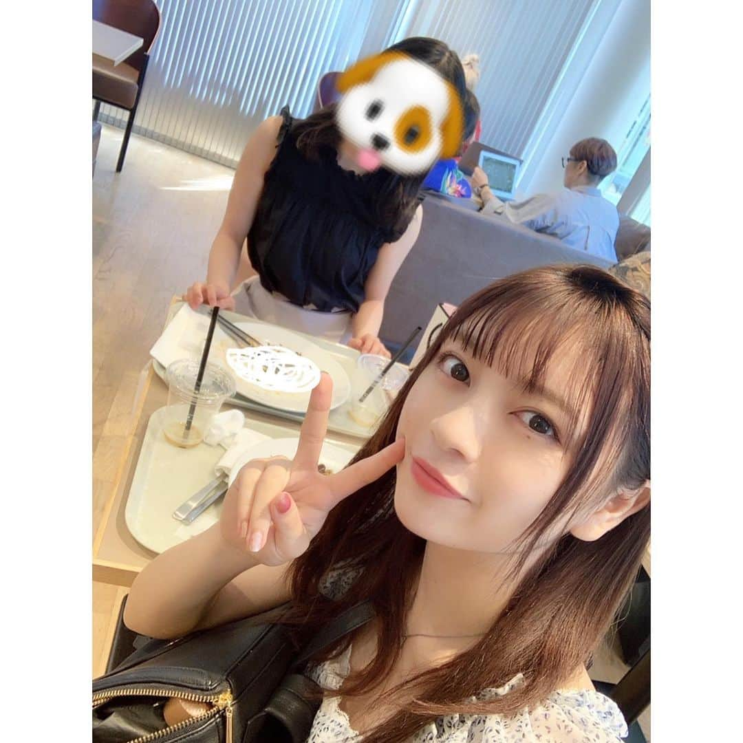 廣川奈々聖さんのインスタグラム写真 - (廣川奈々聖Instagram)「･﻿ ﻿ 大阪のお友達が東京に来てて﻿ 数年ぶりに会いました👸❤︎﻿ ﻿ ﻿ 私が大阪に住んでた頃に出会った友達で﻿ あの時はまだ小学生だったから﻿ もうとてつもなく長い付き合いになる…！﻿ ﻿ ﻿ ﻿ ずっと変わらない雰囲気が居心地いいんだ〜﻿ ﻿ しかもとっても美人さんな自慢のお友達🥺❤︎﻿ ﻿ ﻿ ﻿ ﻿ きょうは表参道でランチして﻿ 浅草で人生初の人力車に乗ったり﻿ かき氷食べたり、とにかく一日楽しんだ🍧﻿ ﻿ ﻿ ﻿ その子の夢が叶うようにずっと応援してる☺︎﻿ ﻿ ﻿ ・﻿ ・﻿ ・﻿ ﻿ #休日 #おともだち #浅草 #asakusatokyo #かき氷巡り#宇治金時かき氷 #舟和 #舟和カフェ #人力車 #浅草人力車 #スカイツリー #skytree #夏休み #また会おうね☺︎ #ななせのcafe巡り」8月6日 23時25分 - nanaseven7_u_u