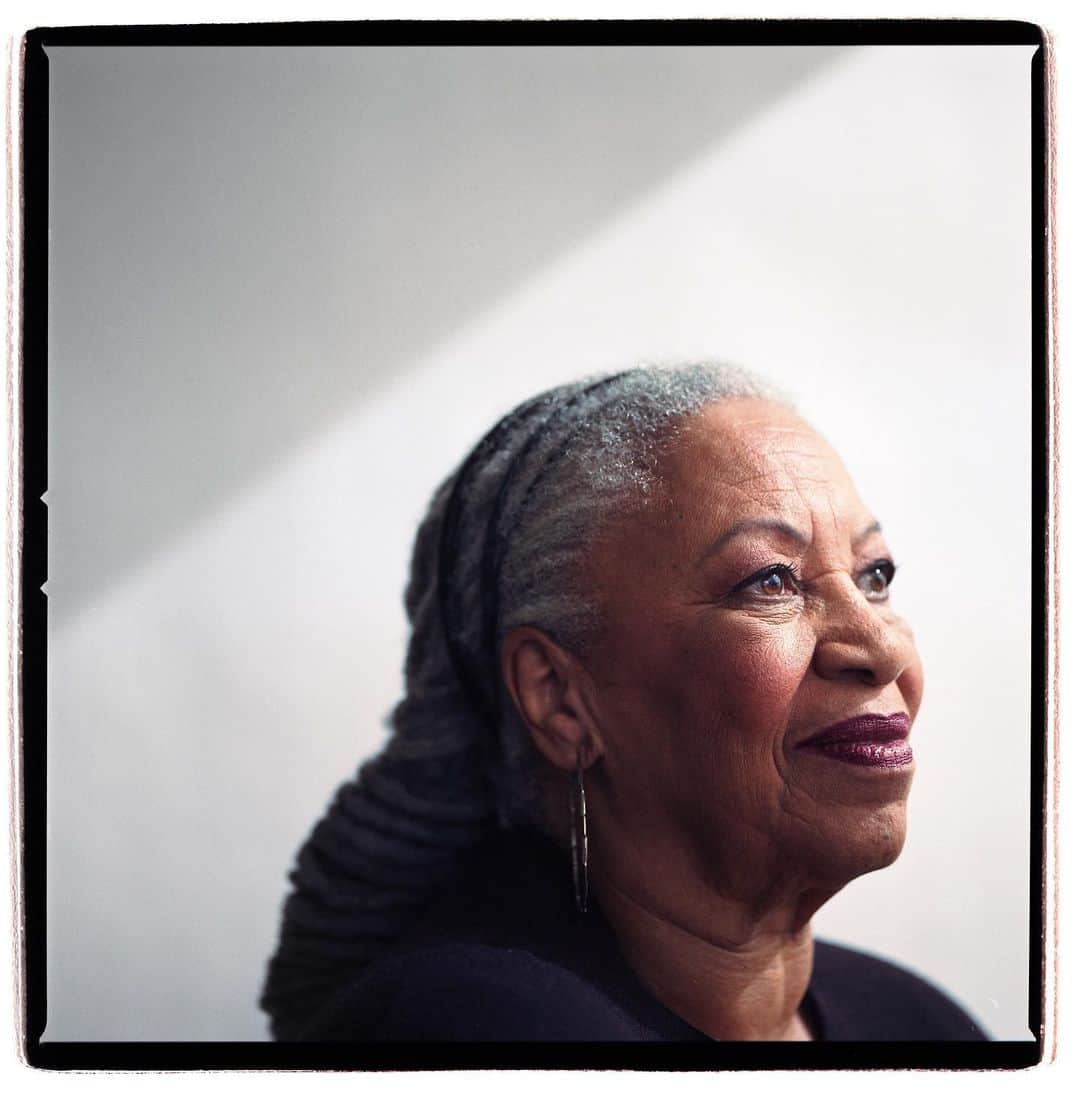 The New Yorkerさんのインスタグラム写真 - (The New YorkerInstagram)「The writer Toni Morrison has died, at the age of eighty-eight. In 2003, she discussed her legacy with Hilton Als: “Being a black woman writer is not a shallow place but a rich place to write from. It doesn’t limit my imagination; it expands it. It’s richer than being a white male writer because I know more and I’ve experienced more.” Tap the link in our bio to read more. Photograph by @damonwinter / NYT / Redux.」8月6日 23時33分 - newyorkermag