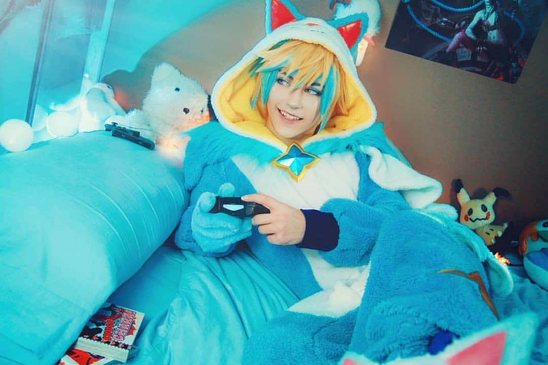 Geheさんのインスタグラム写真 - (GeheInstagram)「♫"Burning Bright! Nah-nah-nah-nah nah-nah-nah-something."♫ #LeagueOfLegends #Cosplay #Ezreal #LeagueOfLegendsCosplay #EzrealCosplay #PajamaGuardianEzreal #Geheichou」8月6日 23時39分 - geheichou