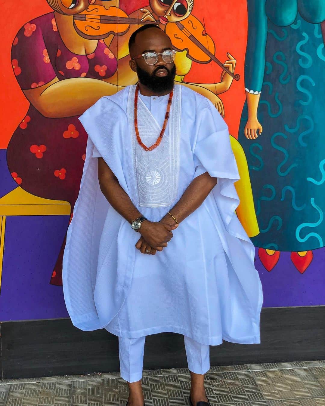 ノーブル・イグウェさんのインスタグラム写真 - (ノーブル・イグウェInstagram)「Too Cool They Named  Him King Twice- Noble Igwe.  Outfit : @tribesbynobs  Painting : @tolualiki  #style #stylish #africanwedding #agbada #stylevitae」8月6日 15時37分 - noble_igwe