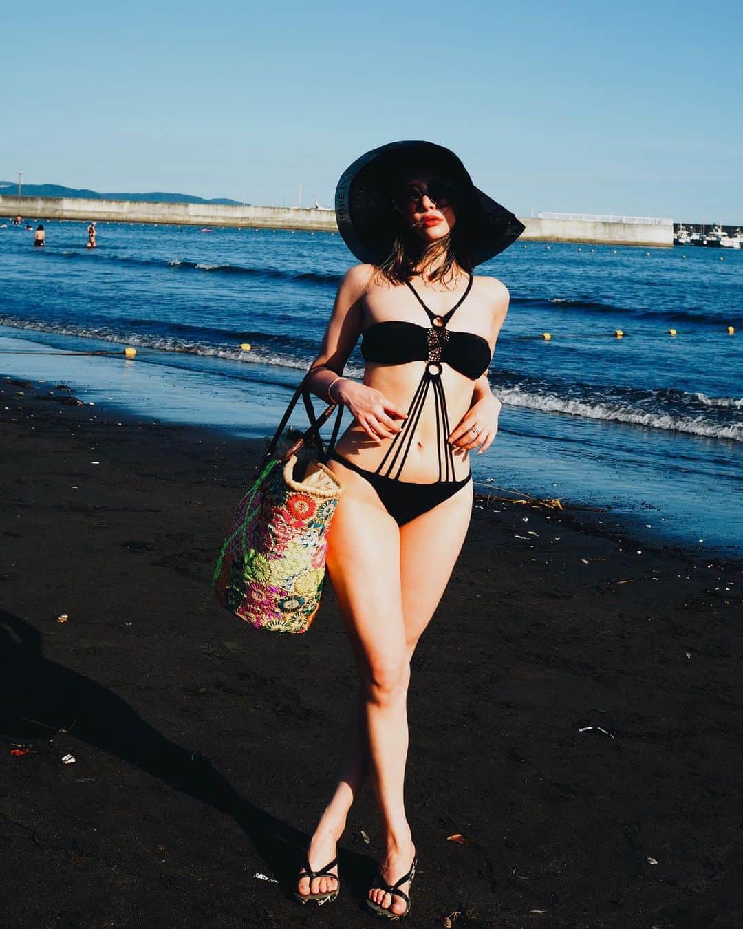 クリスティン・ウェイのインスタグラム：「Summer + beach 🏖  #enoshima #shonan #江ノ島 #summer #summervacation #siswimsuit #beachfashion #christinewei #クリスティンウェイ #セクシー水着」