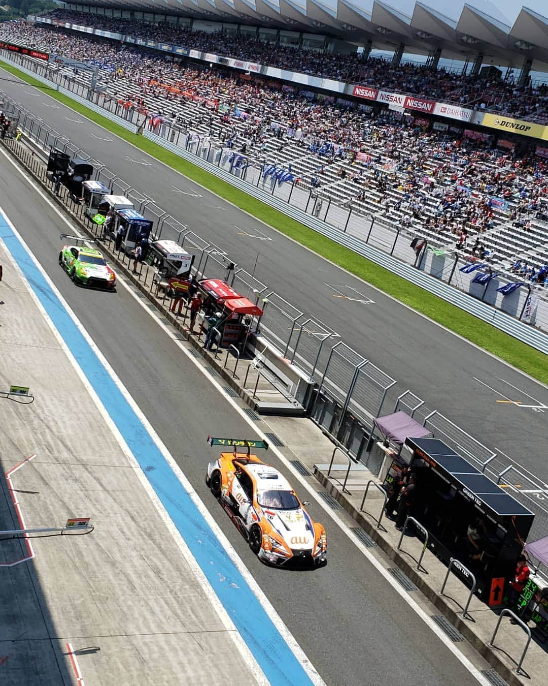 佐藤純さんのインスタグラム写真 - (佐藤純Instagram)「土日は、富士スピードウェイへ🏁  FUJI  GT  500MILE  LACE 🏎️ 息子、今回もトイレも行かず、4時間ずっと観てた(笑)  ほんと大好き🏁❤ 将来の夢は、レーサー‼️ 憧れの選手や監督さんに会えて、子供達の目がキラキラしてた😊  親子で共通の趣味✨モータースポーツ観戦！  暑かったけど、楽しかった😆  #supergt  #fujispeedway  #スーパーgt #富士スピードウェイ #fujigt500milerace #race  #伊藤大輔 監督 #ロニークインタレッリ 選手 #平手晃平 選手 #フレデリックマコヴィッキ 選手 #横溝直輝 選手 #ママ#ママモデル#モデル #mama #mamamodel #model」8月6日 15時57分 - junsatoidea