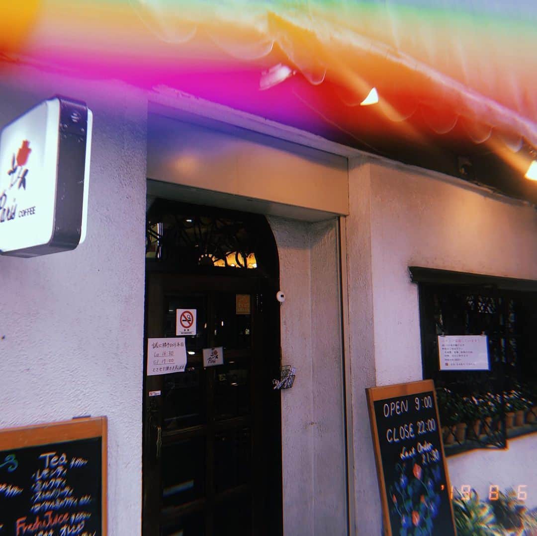 桜雪さんのインスタグラム写真 - (桜雪Instagram)「一通り予定を終えたので、 遅めのランチいただきました。  渋谷駅前のちょっとレトロな喫茶店で クリームソーダの季節です。  #cafeparis #パリスコーヒー #渋谷カフェ #クリームソーダ #渋谷区 #渋谷駅前 #喫茶店 #ハムエッグサンド」8月6日 16時17分 - yuki_12hsm