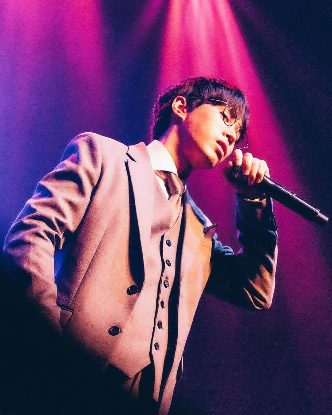 TABLO さんのインスタグラム写真 - (TABLO Instagram)「EPIK HIGH CONCERT 현재상영중 2019 WEEK 1 - 📸 by @kimokim - #타블로 #미쓰라진 #투컷 #에픽하이 #EPIKHIGH #에픽하이콘서트 #현재상영중2019」8月6日 16時38分 - blobyblo