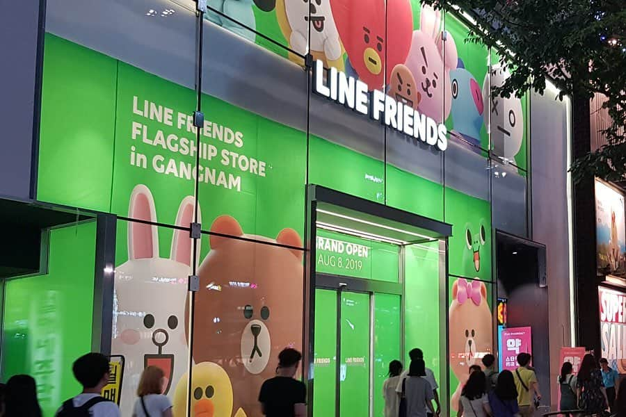 LINE FRIENDSさんのインスタグラム写真 - (LINE FRIENDSInstagram)「🗓 D-2 Almost done!  Filled with joy and creativity, #LINEFRIENDSGANGNAM . 🌐Store info - Link in Bio 📍Location - 437, Gangnam-Daero, Seocho-Gu, Seoul  #August8 #TakeMeToGangnam #MeetInGangnam #LINEFRIENDSSTORE #BROWN #CONY #SALLY #CHOCO #LINEFRIENDS」8月6日 16時52分 - linefriends