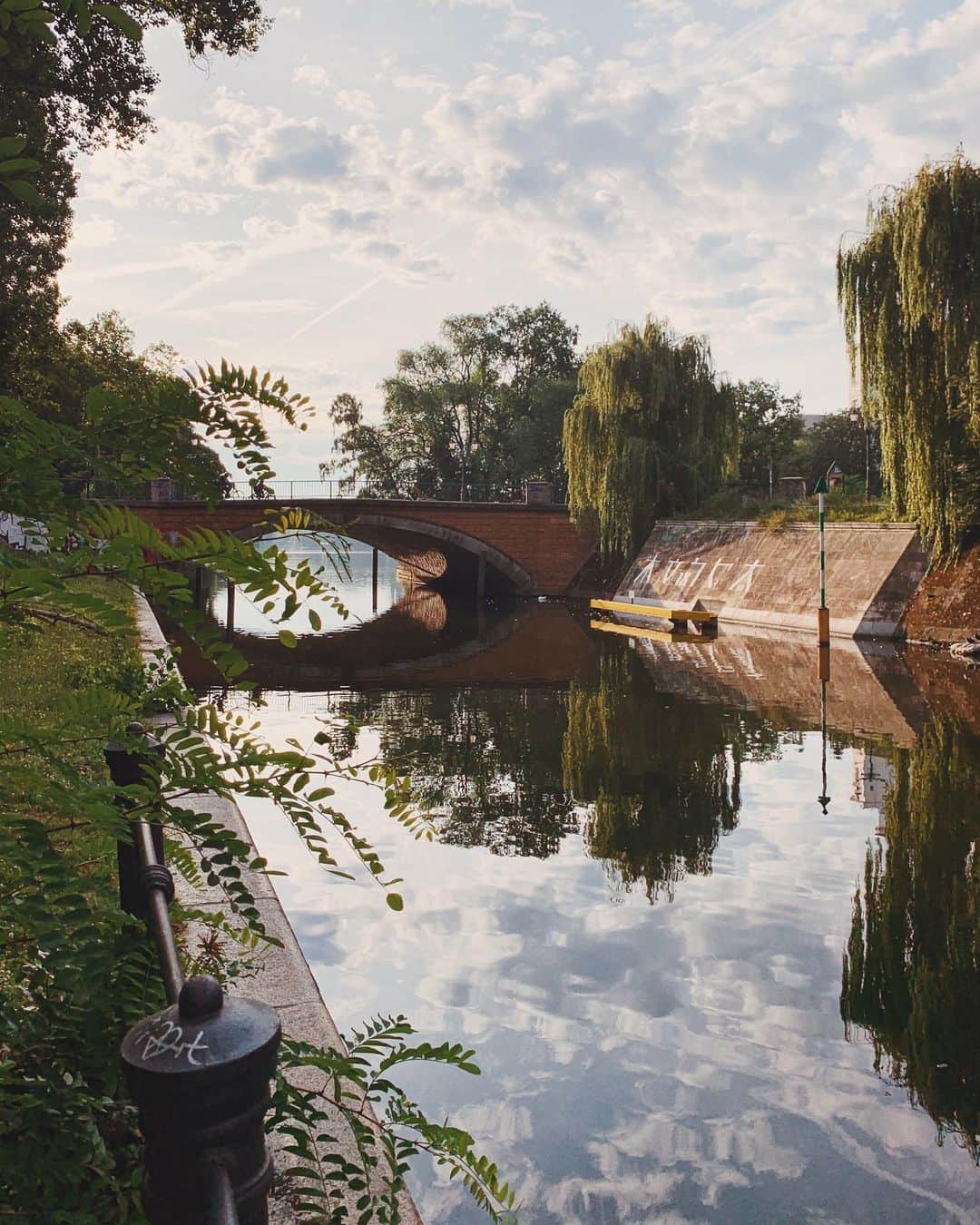 STIL IN BERLINのインスタグラム：「Canal mornings」