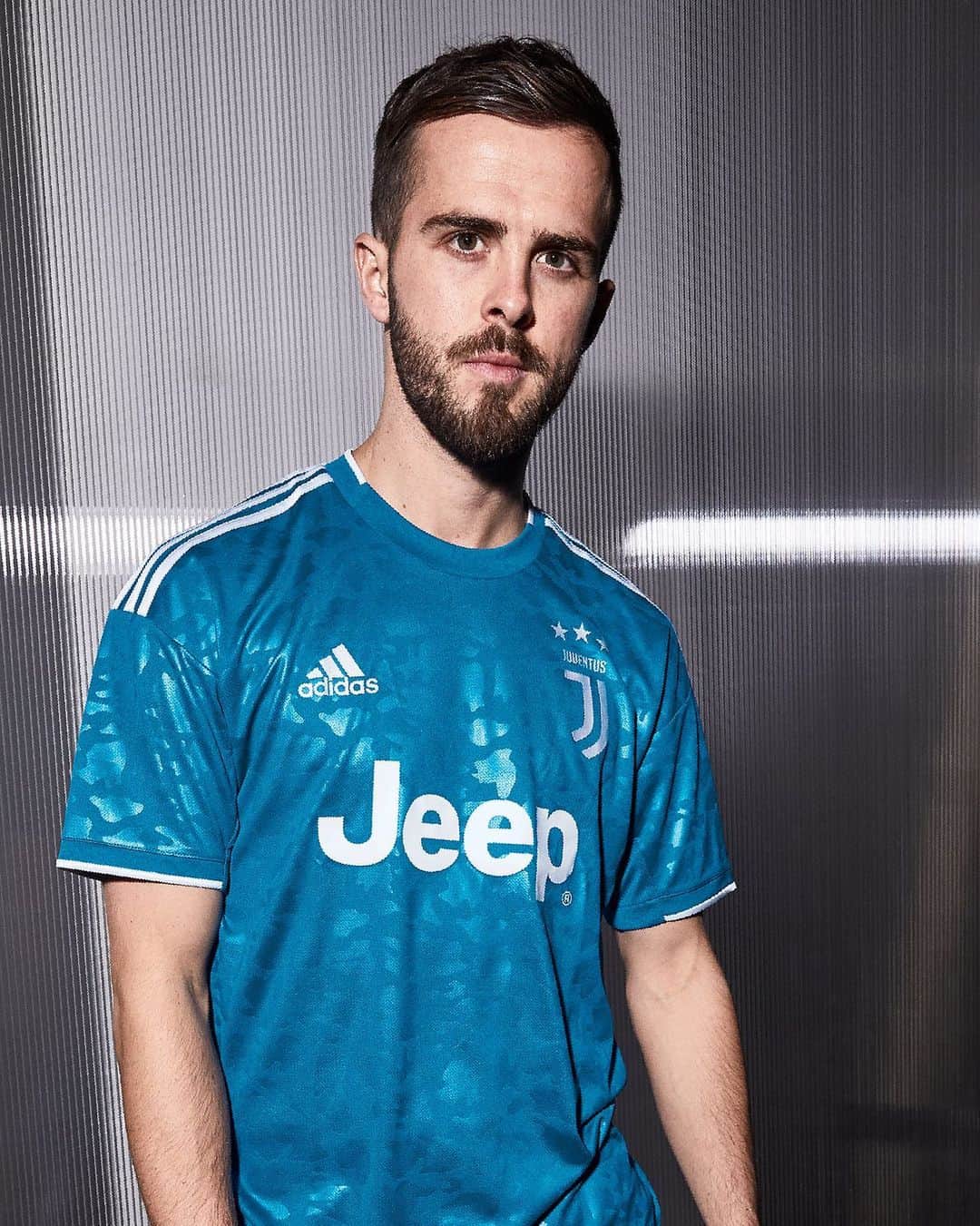 adidas Footballさんのインスタグラム写真 - (adidas FootballInstagram)「Carve your legacy. @miralem_pjanic introduces the new 2019/20 @juventus 3rd kit, exclusively available now through adidas and official club stores. #DareToCreate」8月6日 17時02分 - adidasfootball