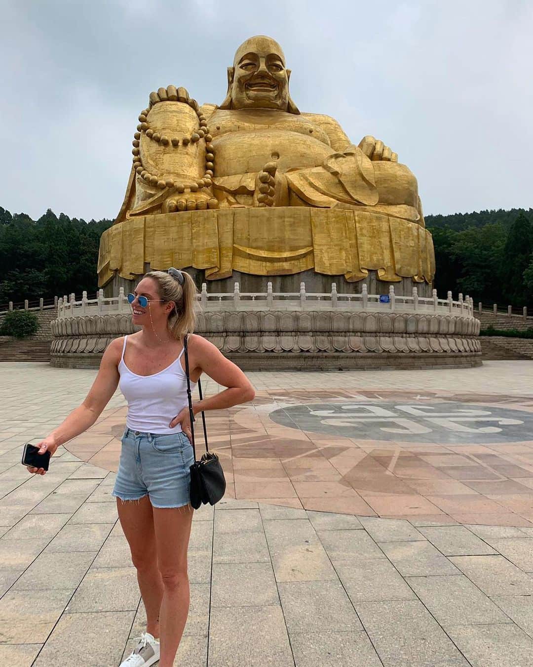 エミリー・シーボームのインスタグラム：「Be where you are; otherwise you will miss your life - Buddha  Hello Jinan, China!  #china #jinan #travel #bigbuddha #finaswc19 #swc19」