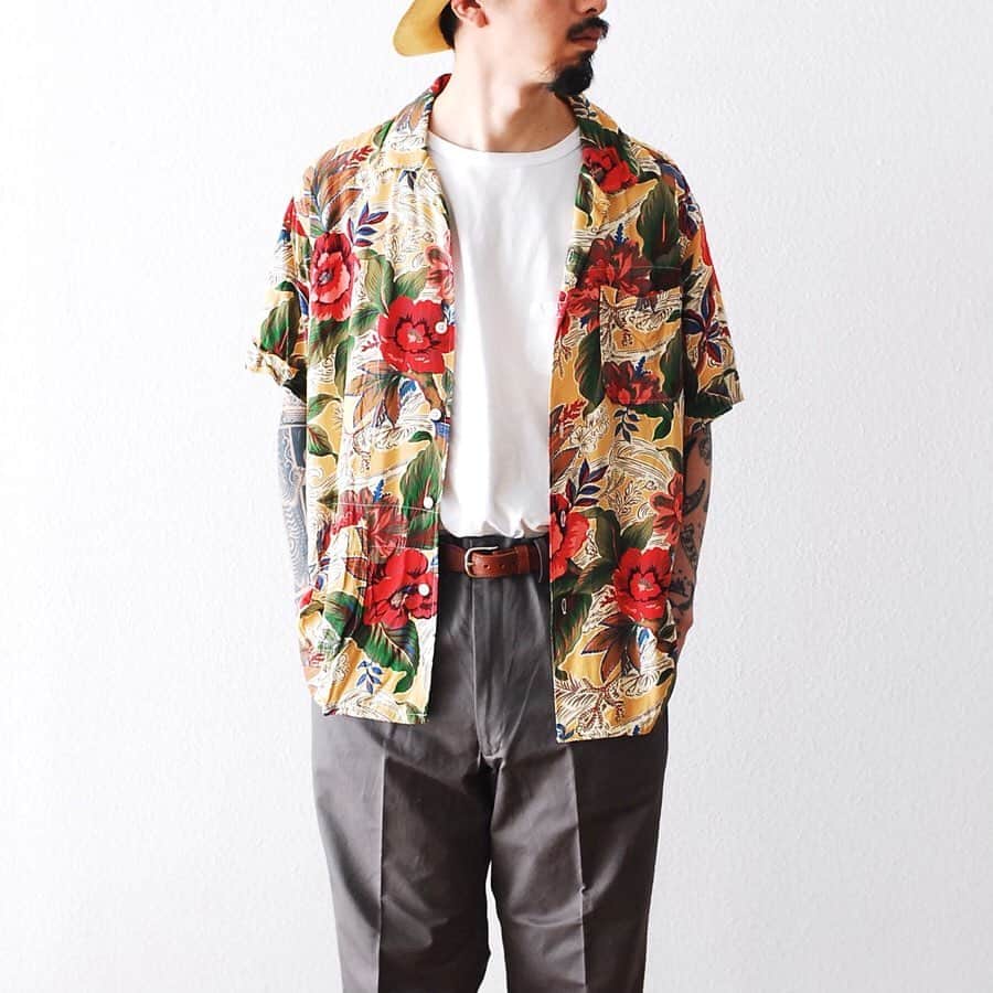 wonder_mountain_irieさんのインスタグラム写真 - (wonder_mountain_irieInstagram)「_ Engineered Garments / エンジニアードガーメンツ "Camp Shirt -Hawaiian Floral-" ¥30,240- _ 〈online store / @digital_mountain〉 http://www.digital-mountain.net/shopdetail/000000009060/ _ 【オンラインストア#DigitalMountain へのご注文】 *24時間受付 *15時までのご注文で即日発送 *1万円以上ご購入で送料無料 tel：084-973-8204 _ We can send your order overseas. Accepted payment method is by PayPal or credit card only. (AMEX is not accepted)  Ordering procedure details can be found here. >>http://www.digital-mountain.net/html/page56.html _ #NEPENTHES #EngineeredGarments #ネペンテス #エンジニアードガーメンツ _ 本店：#WonderMountain  blog>> http://wm.digital-mountain.info/blog/20190612-1/ _ 〒720-0044 広島県福山市笠岡町4-18  JR 「#福山駅」より徒歩10分 (12:00 - 19:00 水曜定休) #ワンダーマウンテン #japan #hiroshima #福山 #福山市 #尾道 #倉敷 #鞆の浦 近く _ 系列店：@hacbywondermountain _」8月6日 17時15分 - wonder_mountain_