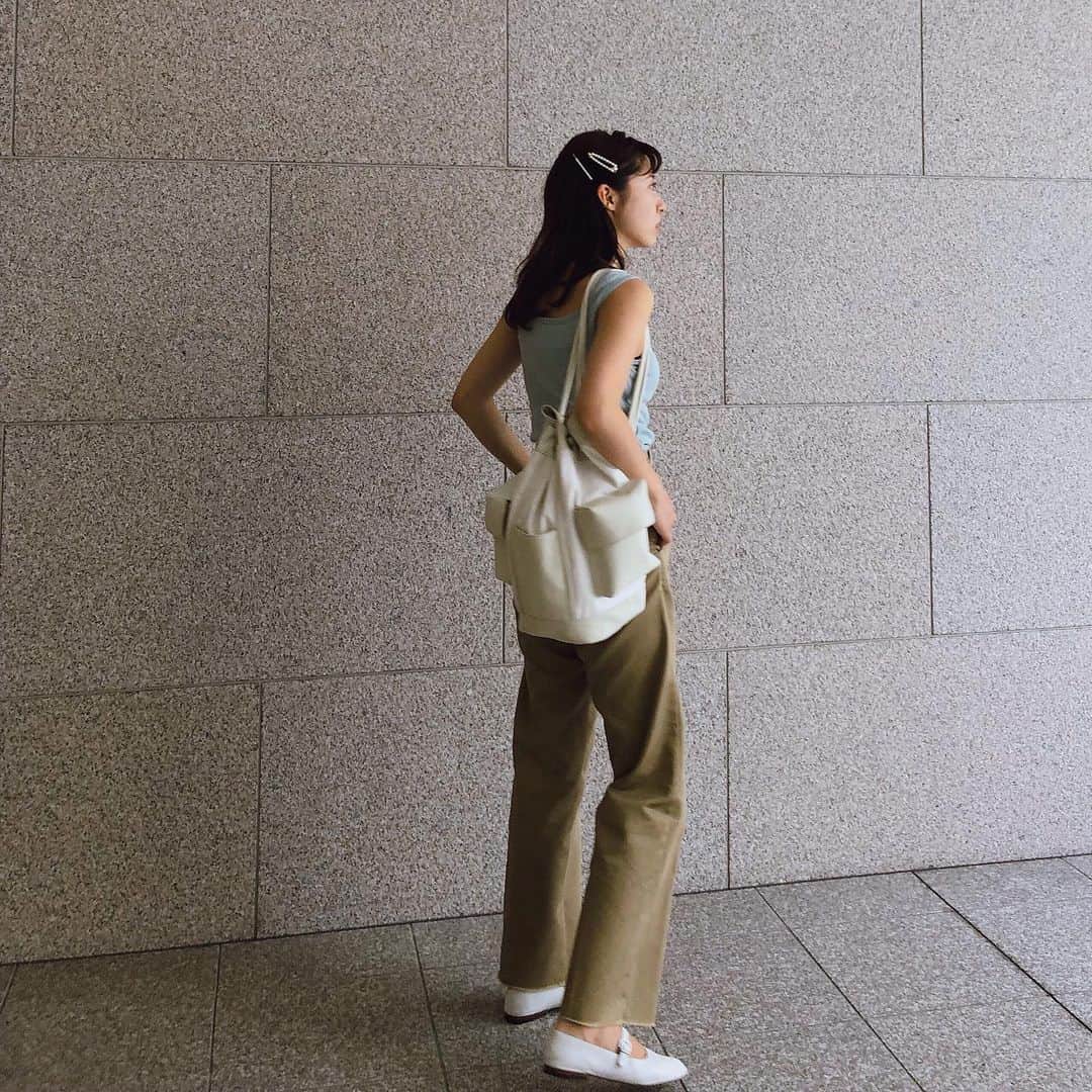 のインスタグラム：「. 袖ある服着たいけど、 暑くて着れない🙌🏻 . #muuootd」