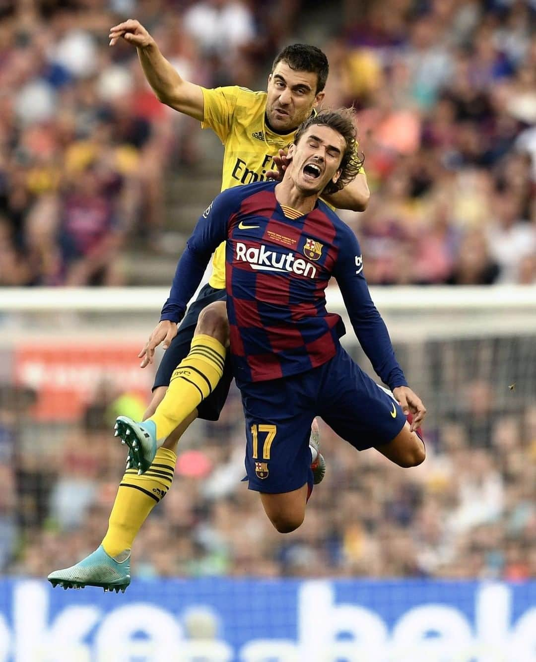 アーセナルFCさんのインスタグラム写真 - (アーセナルFCInstagram)「PAPA'S BALL! ⁠ ⁠ #Sokratis #Papa #Arsenal #AFC #preseason」8月6日 17時30分 - arsenal