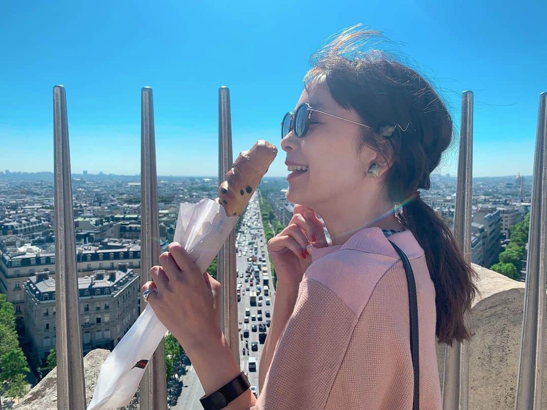 のインスタグラム：「パリのパン連載も更新中なのです🇫🇷▶︎https://parismag.jp/writer/yamanoyuri #paris #🥖 #パリ  #🇫🇷 #プロフィール欄から飛べるので覗いてみてね🧡」