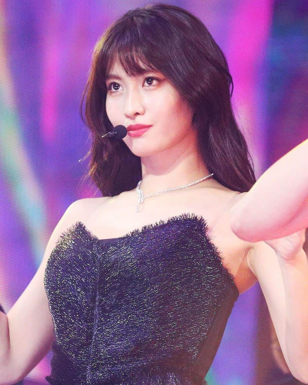 モモさんのインスタグラム写真 - (モモInstagram)「♡ [Fantaken] 190801 - M2 x Genie Music Awards -  #MOMO #트와이스 #모모 #平井もも #もも #TWICE © fancy raccoon, peach fairy, moingxtwice」8月6日 17時26分 - momojype