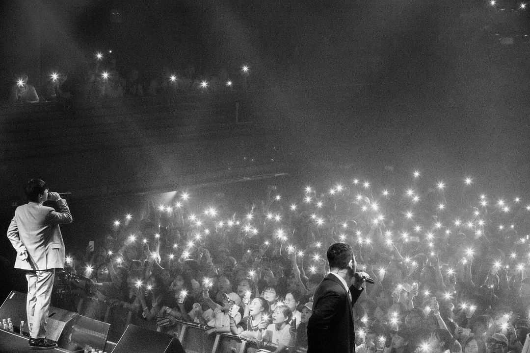 TABLO さんのインスタグラム写真 - (TABLO Instagram)「EPIK HIGH CONCERT 현재상영중 2019 WEEK 1 - 📸 by @kimokim - #타블로 #미쓰라진 #투컷 #에픽하이 #EPIKHIGH #에픽하이콘서트 #현재상영중2019」8月6日 17時35分 - blobyblo