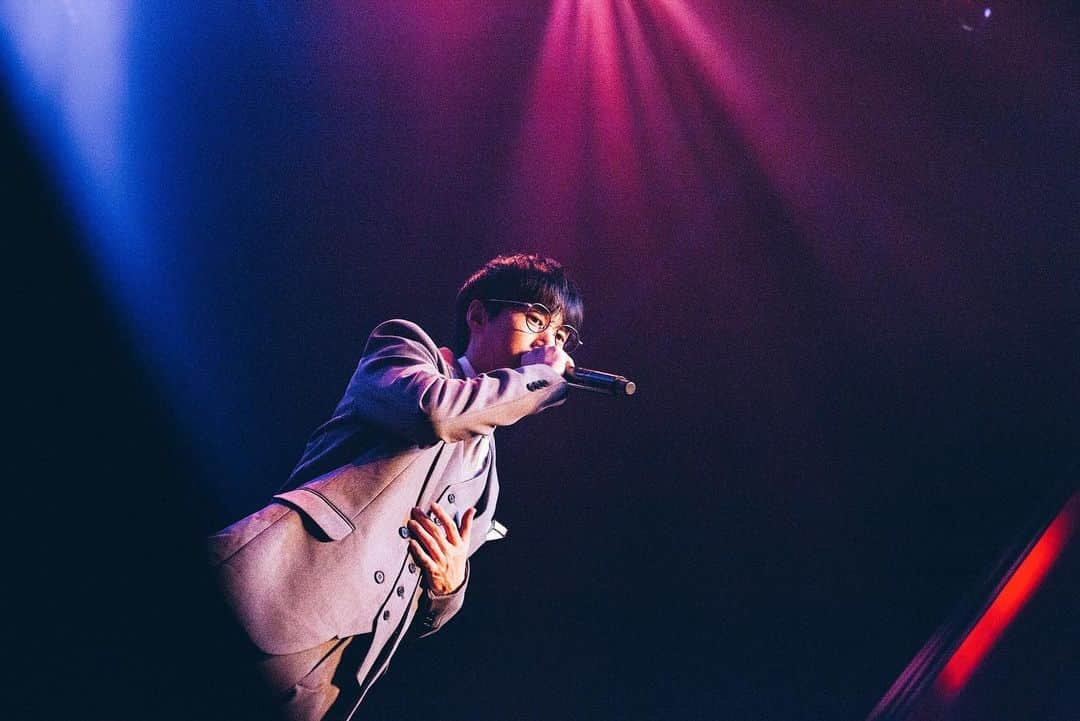 TABLO さんのインスタグラム写真 - (TABLO Instagram)「EPIK HIGH CONCERT 현재상영중 2019 WEEK 1 - 📸 by @kimokim - #타블로 #미쓰라진 #투컷 #에픽하이 #EPIKHIGH #에픽하이콘서트 #현재상영중2019」8月6日 17時35分 - blobyblo