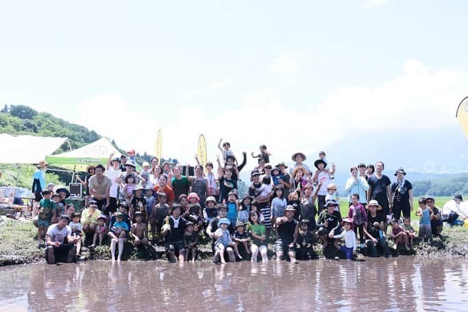 striderjapanさんのインスタグラム写真 - (striderjapanInstagram)「ストライダー夏フェス1日目﻿ 「どろん子フェス」にご参加くださいました皆様﻿ ありがとうございました！﻿ ﻿ 全員童心！のテーマに違うことなく﻿ 思い切り遊びつくしてくれたみなさまの勇姿は﻿ 後日すとらぼにて余すところなく公開いたします(^^)﻿ ﻿ ぜひ、お楽しみに！！﻿ ﻿ #strider﻿ #ストライダー﻿ #夏だ冒険だ﻿ #ストライダーキッズ﻿ #どろん子フェス﻿ #ストライダー夏フェス﻿ #どろんこ遊び﻿ #どろフィー﻿ #泥フィー﻿ #田んぼ﻿ #長野県信濃町﻿ #1歳半﻿ #2歳﻿ #もうすぐ2歳﻿ #3歳﻿ #4歳﻿ #5歳﻿ #6歳﻿ #1歳だってストライダー」8月6日 17時42分 - striderjapan