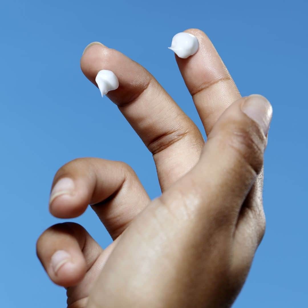 LA ROCHE-POSAY JAPAN ラロッシュポゼのインスタグラム：「. ＼トレリアン ウルトラ シリーズについて／ . トレリアン ウルトラ/ トレリアン ウルトラ ライトは、肌をおだやかに整えるニューロセンシン（整肌成分）、うるおいのある肌に整えるシアバター（保湿成分）配合。肌にうるおい与え、ふっくら心地の良い肌に導きます。 . またとても敏感な肌を考えた低刺激性クリームで、雑菌混入を最小限に抑える密閉パッケージを採用しています 💙 . ぜひお試しください。 . #ラロッシュポゼ #乾燥肌 #敏感肌 #低刺激設計 #敏感肌コスメ #スキンケア #ドクターズコスメ #トレリアンウルトラ #トレリアンウルトラライト #敏感肌用保湿」