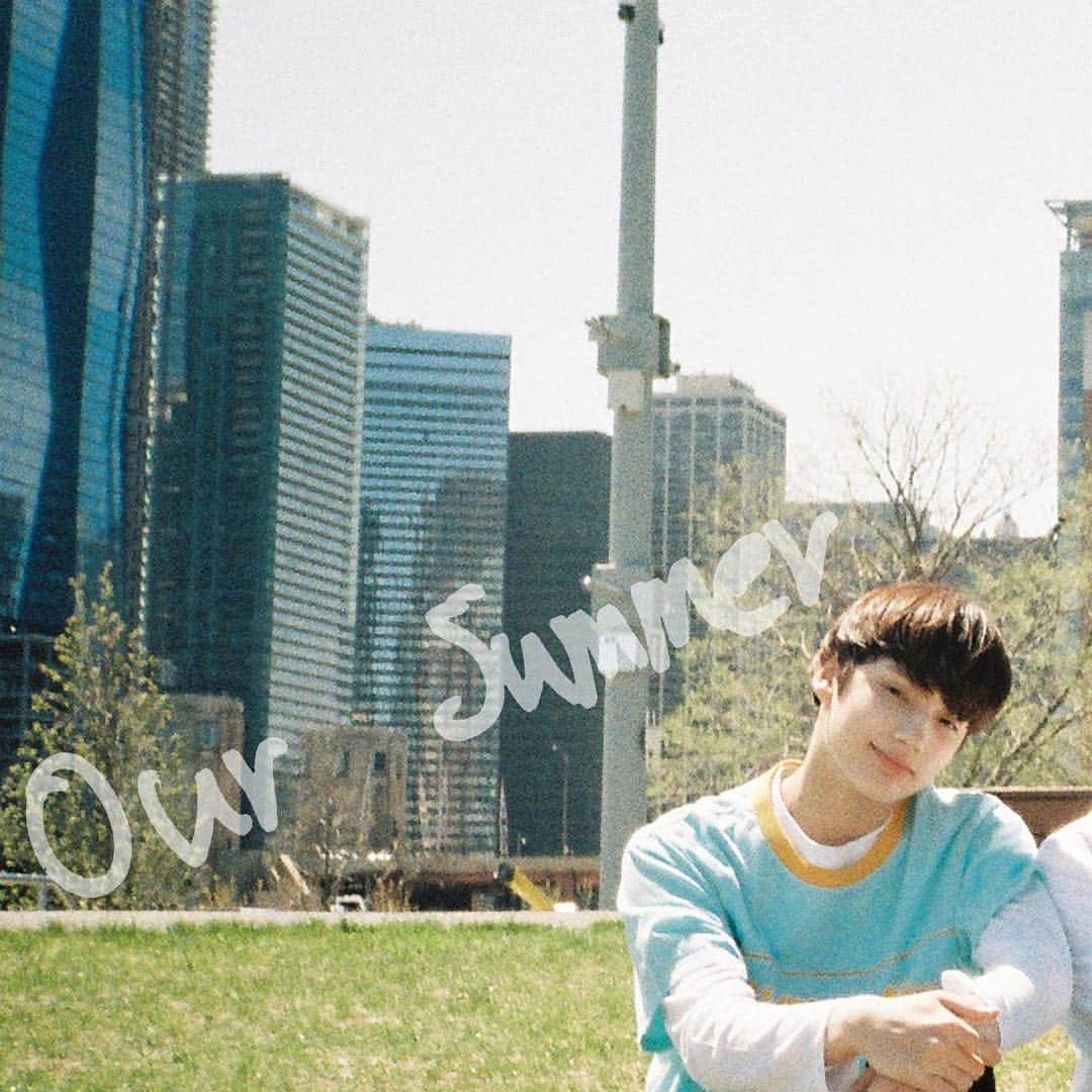 Tomorrow X Togetherさんのインスタグラム写真 - (Tomorrow X TogetherInstagram)「TOMORROW X TOGETHER rec. #TXTrec @ CHICAGO ‘Our Summer’ (selfie ver.) #투모로우바이투게더 #TXT #SOOBIN #YEONJUN #BEOMGYU #TAEHYUN #HUENINGKAI #수빈 #연준 #범규 #태현 #휴닝카이 #TOMORROW_X_TOGETHER #TXTSHOWCASE」8月6日 18時00分 - txt_bighit