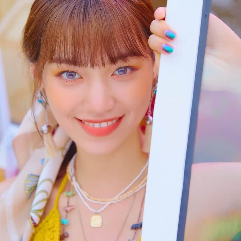 Weki Mekiのインスタグラム：「WEKI MEKI 2ND SINGLE ALBUM REPACKAGE [WEEK END LOL] ⠀ <WEEK END LOL - IMAGE TEASER #WEEKEND> ⠀ ☀ ONLINE RELEASE 2019.08.08 🏖 OFFLINE RELEASE 2019.08.14 ⠀ #위키미키 #WEKIMEKI #WEEKENDLOL #TIKITAKA #티키타카」