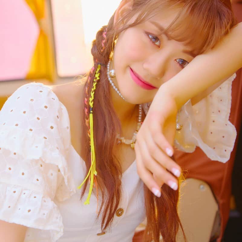 Weki Mekiのインスタグラム：「WEKI MEKI 2ND SINGLE ALBUM REPACKAGE [WEEK END LOL] ⠀ <WEEK END LOL - IMAGE TEASER #WEEKEND> ⠀ ☀ ONLINE RELEASE 2019.08.08 🏖 OFFLINE RELEASE 2019.08.14 ⠀ #위키미키 #WEKIMEKI #WEEKENDLOL #TIKITAKA #티키타카」