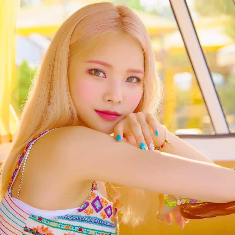 Weki Mekiのインスタグラム：「WEKI MEKI 2ND SINGLE ALBUM REPACKAGE [WEEK END LOL] ⠀ <WEEK END LOL - IMAGE TEASER #WEEKEND> ⠀ ☀ ONLINE RELEASE 2019.08.08 🏖 OFFLINE RELEASE 2019.08.14 ⠀ #위키미키 #WEKIMEKI #WEEKENDLOL #TIKITAKA #티키타카」