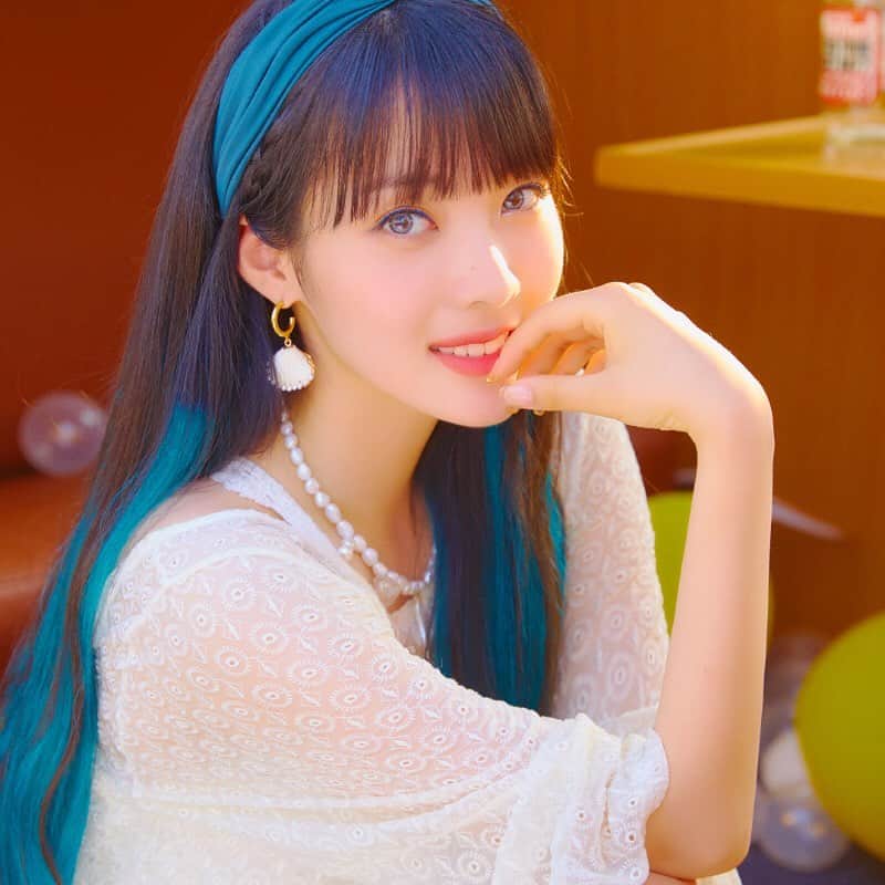 Weki Mekiのインスタグラム：「WEKI MEKI 2ND SINGLE ALBUM REPACKAGE [WEEK END LOL] ⠀ <WEEK END LOL - IMAGE TEASER #WEEKEND> ⠀ ☀ ONLINE RELEASE 2019.08.08 🏖 OFFLINE RELEASE 2019.08.14 ⠀ #위키미키 #WEKIMEKI #WEEKENDLOL #TIKITAKA #티키타카」