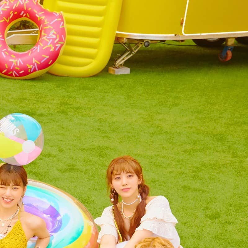 Weki Mekiさんのインスタグラム写真 - (Weki MekiInstagram)「WEKI MEKI 2ND SINGLE ALBUM REPACKAGE [WEEK END LOL] ⠀ <WEEK END LOL - IMAGE TEASER #WEEKEND> ⠀ ☀ ONLINE RELEASE 2019.08.08 🏖 OFFLINE RELEASE 2019.08.14 ⠀ #위키미키 #WEKIMEKI #WEEKENDLOL #TIKITAKA #티키타카」8月6日 18時03分 - weki_meki