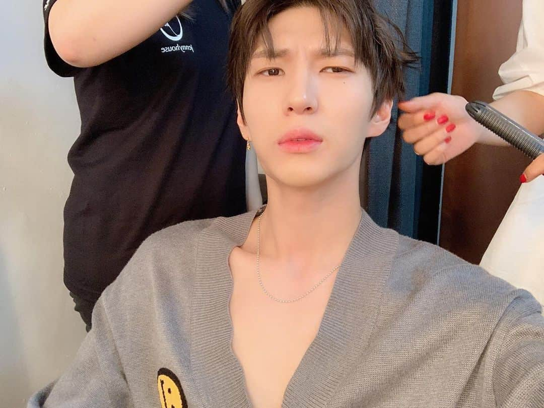 レオさんのインスタグラム写真 - (レオInstagram)「다 비켜라!!! 째려보기전에!!!!🥴」8月6日 18時17分 - leo_jungtw