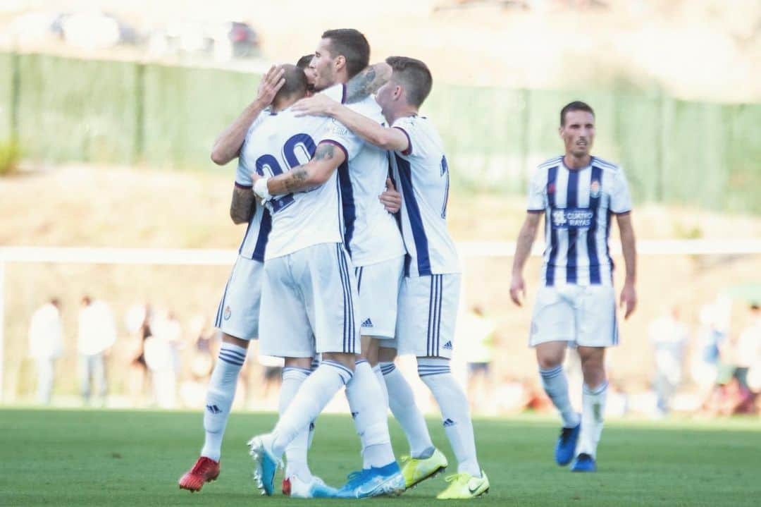 サンドロ・ラミレスのインスタグラム：「TEAM💜💪🏼 #pucela #pretemporada2019 #laliga #futbol」