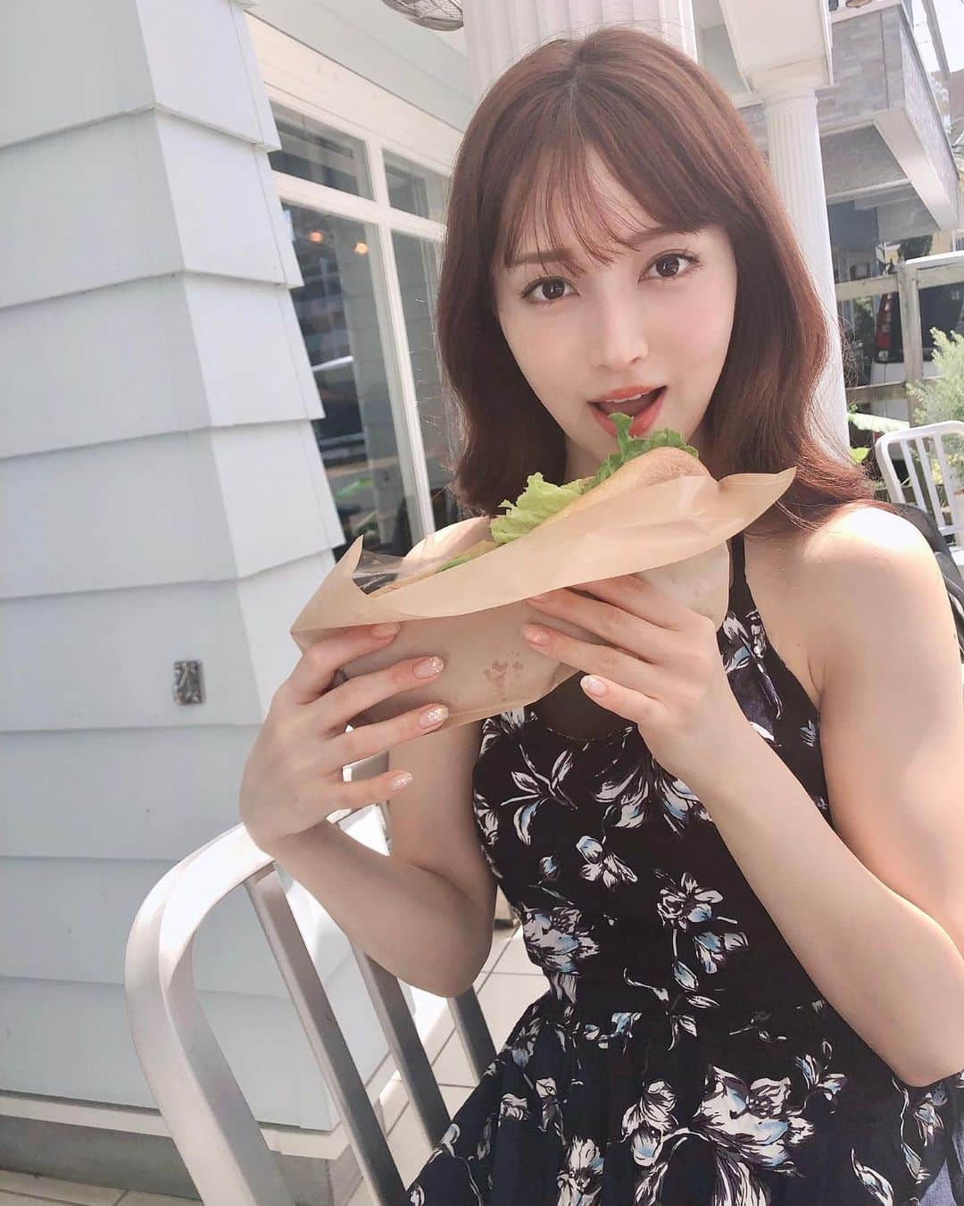 麻亜里さんのインスタグラム写真 - (麻亜里Instagram)「朝ごはんで食べたサンドイッチ😊💕 卵・乳製品を抜いて作っていただきました🥺🥺 小麦粉も少しアレルギー反応があるのでなるべく控えてるけどたまにはね🙆‍♀️ パンが美味しかった🥰❤️ 普段は和食派だけどたまにのパンも美味💕 . #ダブルサンドイッチ #サンドイッチ #朝ごはん」8月6日 18時38分 - maari.0108