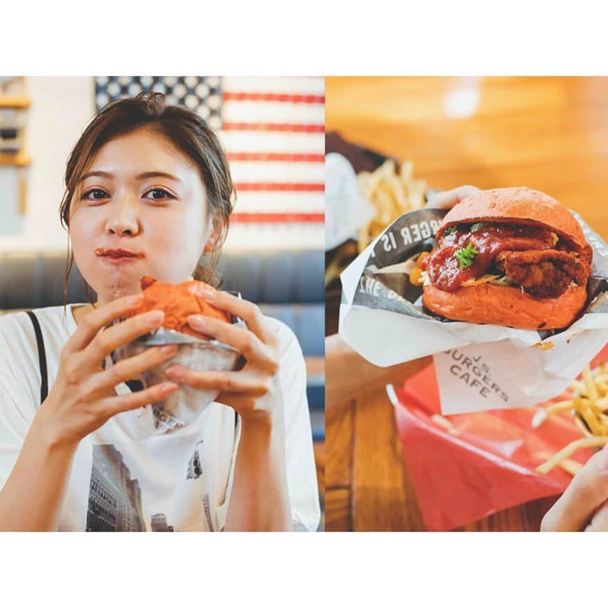 松元絵里花さんのインスタグラム写真 - (松元絵里花Instagram)「* New. J.S.BURGERS CAFEにて開催中のフェア、「#TOOHOTTWOHOT」🔥😋 ベイクルーズさんの取材で、旨辛バーガー2種類を 贅沢にも食べ比べさせて頂いちゃいました🍔 全く違った辛さを1店舗で楽しめるのはかなり嬉しい！！ 交互に食べてみたり、ポテトをディップしてみたり と食べ方色々🤤 もうすでに食べたい、、。（笑） なんだか最近激辛率高め（笑） #激辛好き には幸せなお仕事です❤️ 気になる方はベイクルーズさんの 記事を見てみてね👀✨ #jsburgerscafe#激辛グルメ #baycrews#journalstandard #松元絵里花」8月6日 18時49分 - matsumoto_erika