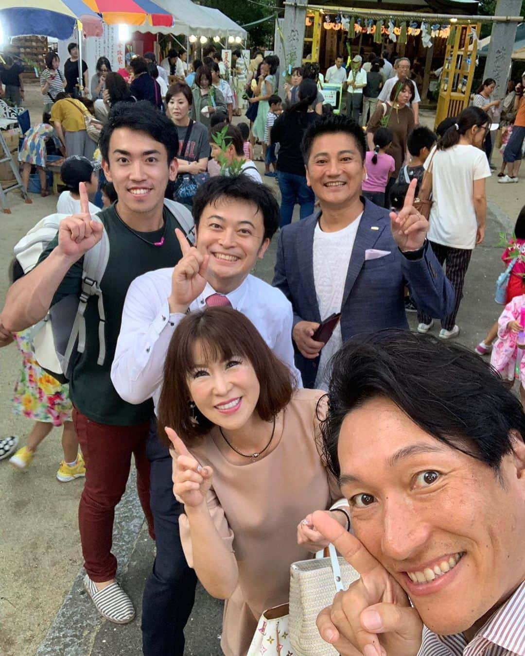 岩本初恵さんのインスタグラム写真 - (岩本初恵Instagram)「台風大丈夫でしたか？ 風が強かったですね 💕💕 この頃思う事 愛しとーとは コラーゲンでナンバーワンに なった会社ですが 💕💕 息子達の発想に びっくりの毎日です 💕💕 通販とは何も関係ない e-Sportsを応援したい e-Sportsに詳しい 息子達が新たな企業展開を 目指してる 💕💕 e-Sportsのサプリを 研究して作ってしまってる 💕💕 記者会見までやって アジアへの展開 息子達の発想に行動が早い 💕💕 毎日毎日結果を残そうと 四月に入社したばかりとは 思えないぐらい 💕💕 新卒の子達は 全てを任せといて下さいと 言ってくる 💕💕 小さい頃から 好きなだけゲーム🎮🕹 好きなだけ 友達と遊んだゆとり世代 💕💕 戦う時代から 支え合う時代に 変化してる 💕💕 新商品の注文が バカ売れで みんなで幸せの舞 💕💕 なんていい会社を 作ってくれて有り難い 💕💕💕 息子達の時代 中村社長に 仲井副社長に 感謝ですね ありがとうね 💕💕 #発見  #愛しとーと #e-sports #新展開 #みんな  #ありがとう  #ゲーム  #サプリメント  #新卒  #レベル高い  #ついていけない  #息子  #幸せ  #instagood  #love  #happy  #fun  #instagram  #台風  #今思う事 #動画 #movie  #ムービー」8月6日 18時43分 - hatsue_iwamoto