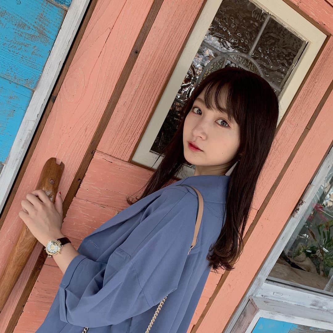 のインスタグラム：「. . 【kona's coffee】 に初めて行ってきました！！ . お店の雰囲気がハワイ感がすごくて、めっちゃオシャレだった✨ . . パンケーキはお兄ちゃんと分けました！分けても、お腹いっぱい🥺 . ランチもめっちゃ美味しそうだったからまた行ってみたいな…❤︎ . #konascoffee #ハワイアンカフェ #パンケーキ #ハワイアン #カフェ巡り」