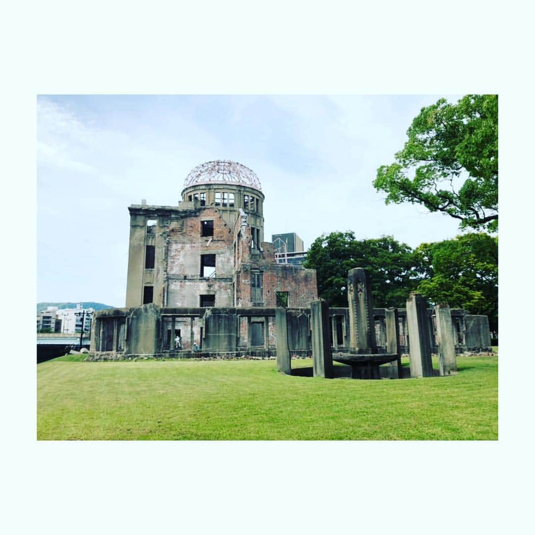 野口七海さんのインスタグラム写真 - (野口七海Instagram)「2019年8月6日 広島に原爆が投下されてから74年。 先日広島に行った際に手を合わせきました。 リニューアルされた原爆資料館にも ようやく足を運ぶことができました。 実物の展示に重点が置かれていて、当たり前にそこにあった人々の毎日が一瞬にして奪われてしまったという悲しい事実が被爆資料の一点一点から伝わってきます。まさに物言わぬ語り部です。  当たり前の生活が送れるという幸せに感謝し、今年も徳島から平和を祈る1日にしたいです。」8月6日 19時08分 - noguchi_nanami