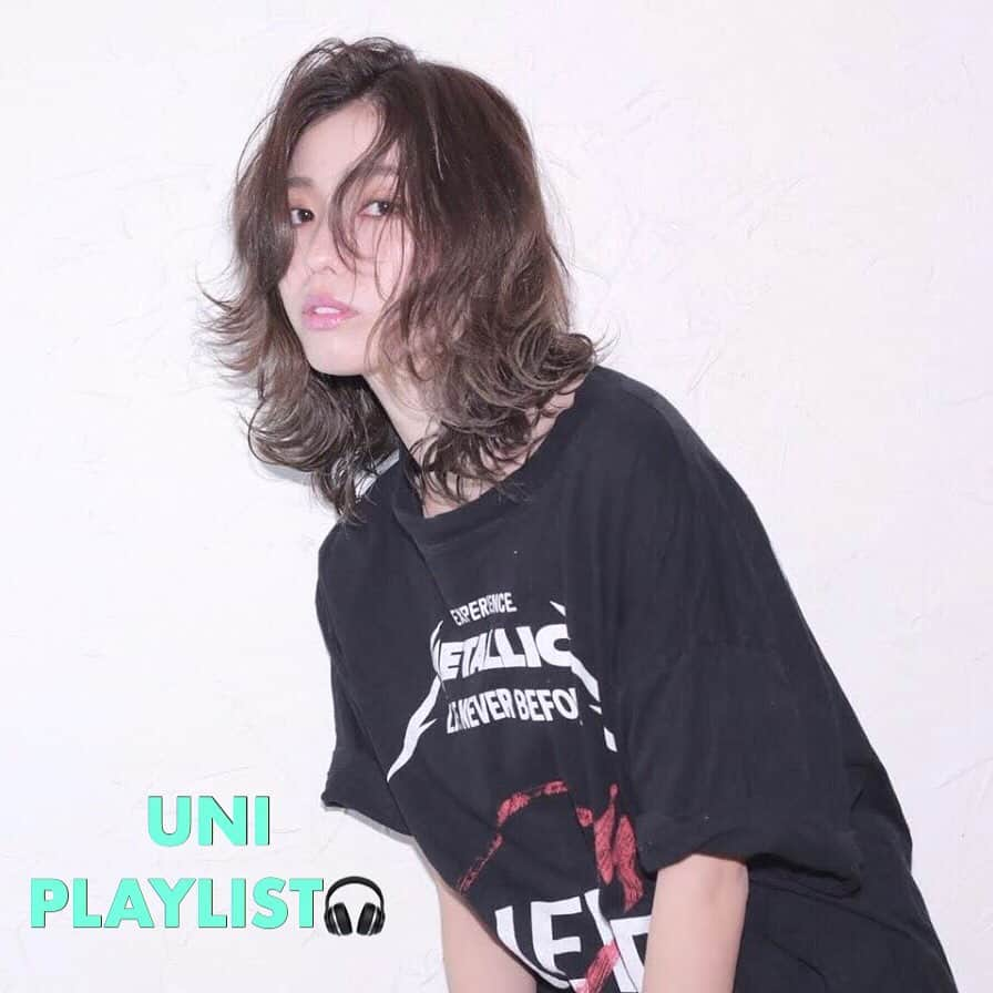 ELLE girl JAPANさんのインスタグラム写真 - (ELLE girl JAPANInstagram)「【UNI-Playlist🎧】﻿ #3 岩崎志保のおすすめプレイリスト ﻿ ﻿ ELLEgirl UNI creatorが選曲したプレイリストをご紹介する「UNI-Playlist」🦄 第3回目は、年間70本弱のライブ、フェスに参加している大の音楽好き・岩崎志保ちゃん( @shihoiwazaki )がプレイリストをお届け📲 夏フェスの予習に聴いてみて！﻿ ﻿ ﻿ 🎧"girls can." playlist by SHIHO﻿ ﻿ 🤔思い入れのある曲は？﻿ →NakamuraEmiさんの『甘っちょろい私が目に染みて』﻿ ﻿ 私は性格がサバサバしていて、"男っぽい"とか"サッパリしてるから付き合いやすい"と言われることが多く、気づいたらいつも周りには男友達がたくさん。そんな時ふと『自分も男だったらなぁ…』と羨ましく思うことも。そう思う事が増えれば増えるほど﻿ 『私も負けたくない』『自分は男っぽいかっこいい女でなければいけない』という固定概念に支配されて、気づけばスカートやワンピースを着る機会も減るように。﻿ そんな時、この曲との出会いがありました。﻿ 『こうやって見つけられる 私なら見つけられる たまには自分を棚に上げて撫でてあげて 私は私のことを 信じてあげてなかった』(曲中より)﻿ この曲は、"自分を否定するんじゃなくて、認めてあげよう"、"女の子であることは素晴らしいんだ"ということを教えてくれました🌸﻿ それから肩の荷がすっと降りて物事を柔軟に考えられるようになった気がします🌿﻿ ﻿ ﻿ 🤔どんな人に聞いてほしい？﻿ 少し前の私のように、今の自分に満足してなくてガムシャラに前に進んでいる方に、ぜひ聴いて欲しい。私にきっかけをくれた曲『甘っちょろい私が目に染みて』のように、誰かの心に止まる曲があればいいなと思います！﻿ ﻿ 🌟Spotifyでこちらのプレイリストを公開中！「Playlist」のハイライトからチェックしてね！﻿ ﻿ 1. 甘っちょろい私が目に染みて(LIVE) / NakamuraEmi﻿ 2. 見えない糸〜Never Be The Lonely One〜/ 大比良瑞希﻿ 3. for ロンリーwith 阿部真央/ Aimer﻿ 4. きえないで/ アイナ・ジ・エンド(BiSH)﻿ 5. Summer Gate / 佐藤千亜紀﻿ 6. HATE / Charisma.com﻿ 7. TOKYO NITE / 竹内アンナ﻿ 8. Wonderland / iri﻿ 9. It's / 酒井尚子﻿ 10. 残ってる/ 吉澤嘉代子﻿ 11. きっとね！/ 中村佳穂﻿ 12. inside you / milet﻿ 13. RUSH(2018 remastered) / RIRI﻿ ﻿ ﻿ #ELLEgirl #ellegirluni #playlist#uni_playlist #プレイリスト #nakamuraemi #大比良瑞希 #阿部真央 #aimer #アイナジエンド #bish #佐藤千亜紀 #charismacom #竹内アンナ #iri #酒井尚子 #吉澤嘉代子 #中村佳穂 #milet #RIRI」8月6日 19時10分 - ellegirl_jp