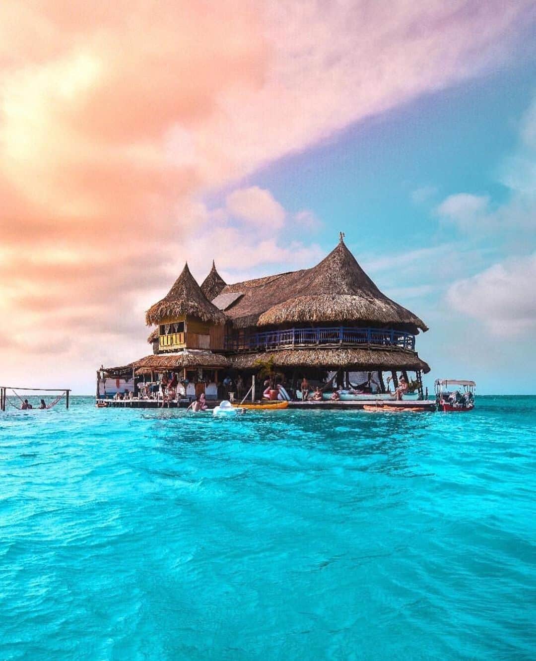 PicLab™ Sayingsさんのインスタグラム写真 - (PicLab™ SayingsInstagram)「A former Colombian holiday home in the Caribbean, @casaenelagua is a 25 year old wood house built on a concrete foundation under the sea water. In 2014 the building was transformed into an eco-friendly backpackers hostel. The hostel sits among the San Bernardo Islands, just two hours by boat from Cartagena. Tag your travel crew! 📸: @sktarts」8月7日 0時43分 - paradise