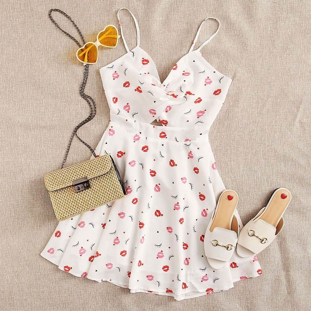 SHEINさんのインスタグラム写真 - (SHEINInstagram)「Want more cute summer dresses🍒👄 Search '759117' link in bio. #SHEIN #SHEINOOTD #SHEINstyle #OOTD #SHEINss2019 #dress #cami #peekaboo」8月6日 19時16分 - sheinofficial