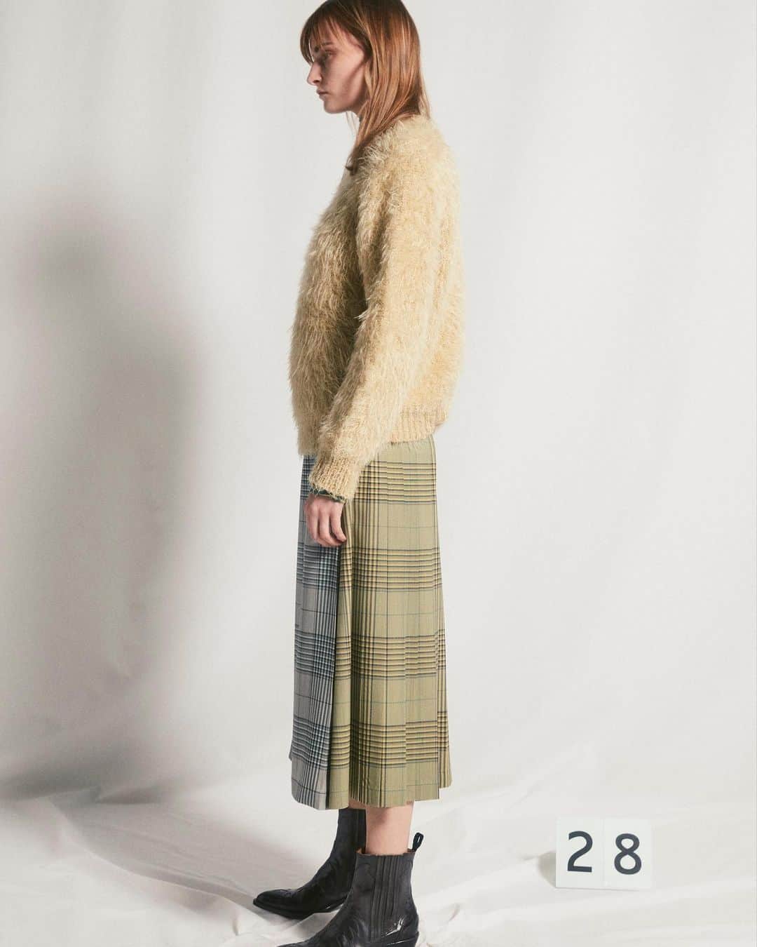 ビューティフルピープルさんのインスタグラム写真 - (ビューティフルピープルInstagram)「FALL/19コレクションの全商品が直営店に揃いました。⁠⠀ 70年代のブライアンジョーンズが着用していたクラシックなスタイルから連想したオリジナルチェック柄のキルトスカートは4シーズン着用可能なウール素材を使用。暑い時期から寒い季節までオールシーズン着られるアイテムに仕上げました。⁠⠀ ⁠ぜひ店頭にてご覧ください。⁠⠀⁠⠀ ⁠⠀ 〈取扱店舗〉⠀⠀⠀⠀﻿⠀﻿⠀⠀⁠⠀⁠⠀⁠⠀⁠⠀ ■オンラインショップ（https://beautiful-people.jp/）﻿⠀﻿⠀⠀⁠⠀⁠⠀⁠⠀⁠⠀ ■青山店（東京都港区南青山3-16-6）⠀⠀⠀⠀﻿⠀﻿⠀⠀⁠⠀⁠⠀⁠⠀⁠⠀ ■銀座三越店（3階ル・プレイス）⠀⠀⠀⠀﻿⠀﻿⠀⠀⁠⠀⁠⠀⁠⠀⁠⠀ ■伊勢丹新宿店（本館2階=TOKYOクローゼット/リ・スタイル TOKYO）﻿⠀﻿⠀⠀⁠⠀⁠⠀⁠⠀⁠⠀ ■阪急うめだ店（ 3F モード）⠀⠀⠀⠀﻿⠀﻿⠀⠀⁠⠀⁠⠀⁠⠀⁠⠀ ■イセタンクローゼットルクアイーレ店（ルクア イーレ 4F）⁠⠀⁠⠀ ⁠⠀⁠⠀ ⁠#beautifulpeople⠀⠀⠀⁠⠀⁠⠀⁠⠀ #FALL19⠀⠀⠀⁠⠀⁠⠀⁠⠀ #The27club⠀⠀⠀⁠⠀⁠⠀⁠⠀ #ビューティフルピープル⠀⠀⠀⁠⠀⁠⠀⁠⠀ #KURATCOBAIN #BRIANJONES #JANISJOPLIN #JIMIHENDRIX #EDIESEDGWICK #カートコバーン #ブライアンジョーンズ#ジャニスジョプリン#ジミヘンドリックス#イーディセジウィック#4seasonswool#4シーズンズウール#4seasons⁠⠀⁠⠀ ⁠⠀」8月6日 19時19分 - beautifulpeople_officialsite