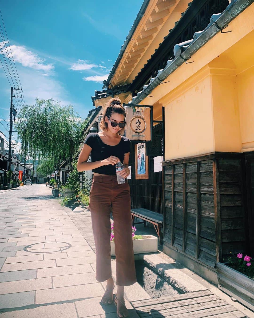 Satomi Biancaさんのインスタグラム写真 - (Satomi BiancaInstagram)「💛🌻🌼 ・ ・ 長野に来てます⛰🌿 ・ 今日はりかと2人で子無しDay💕 ・ 映画“アラジン”を観てから、 上田散策〜🚶🏽‍♂️🌼 ・ 城下町の雰囲気がある この辺が素敵だったな☺️♥️ ・ 美味しいパン屋🍞にも行けたよん💓 ・ ・ 着心地が良くて夏に履いてても嫌にならないチノパンツは @gap_jp 🐻 ・ 色味もすごく好き🧸💕 ・ ・ #ギャップカーキ #チノ #pr」8月6日 19時45分 - satobyyyy