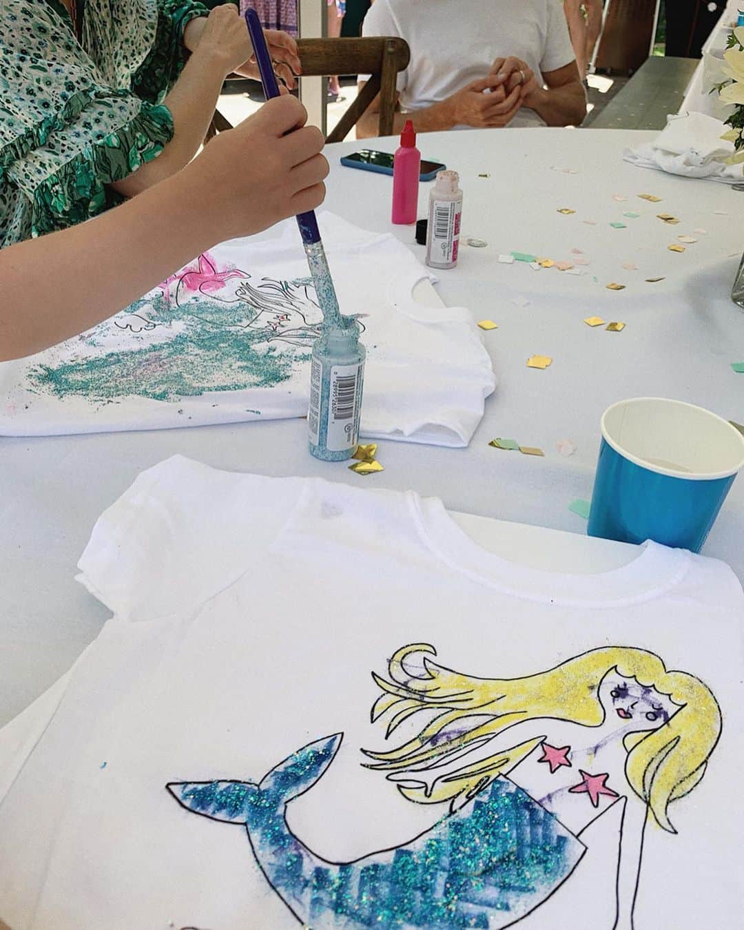 翁安芸さんのインスタグラム写真 - (翁安芸Instagram)「Happy Birthday to this beautiful little mermaid Gigi🧜🏼‍♀️💓🎂💙✨ 娘の友達のお誕生日会へ。マーメイドがテーマの可愛いパーティーでした💖💕💓 #happybirthday #gigi #mermaid #birthdayparty」8月6日 19時51分 - akinyc